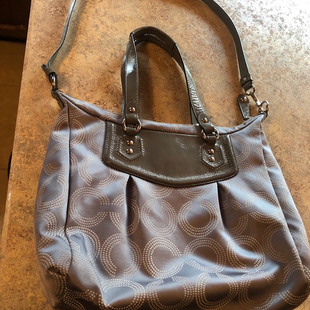 Authentic coach Ashley Dotted OpArt Gray Shoulder Bag. Spotless!! - Picture 2 of 9